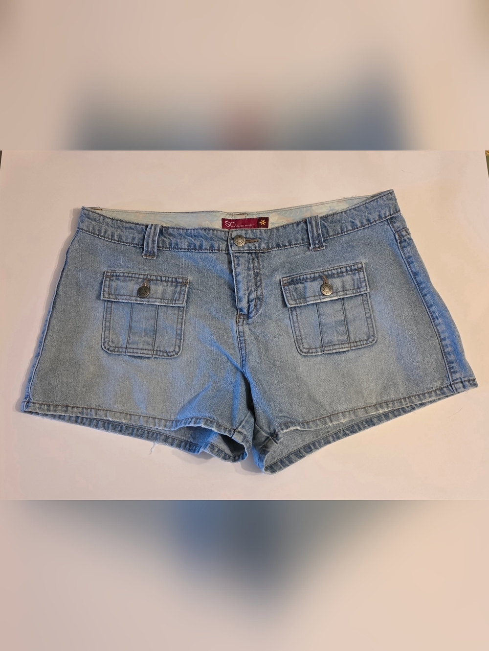 SO Light Washed Denim Shorts Junior's 13 *FLAW: missing button on pocket GUC